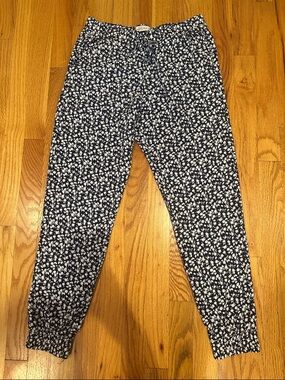 Abercrombie & Fitch Navy and White Floral Waistband Top